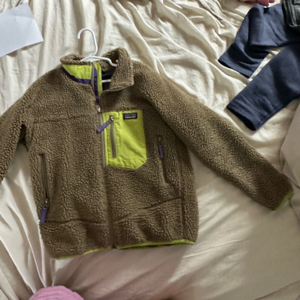 Patagonia fleece size 7-8 small